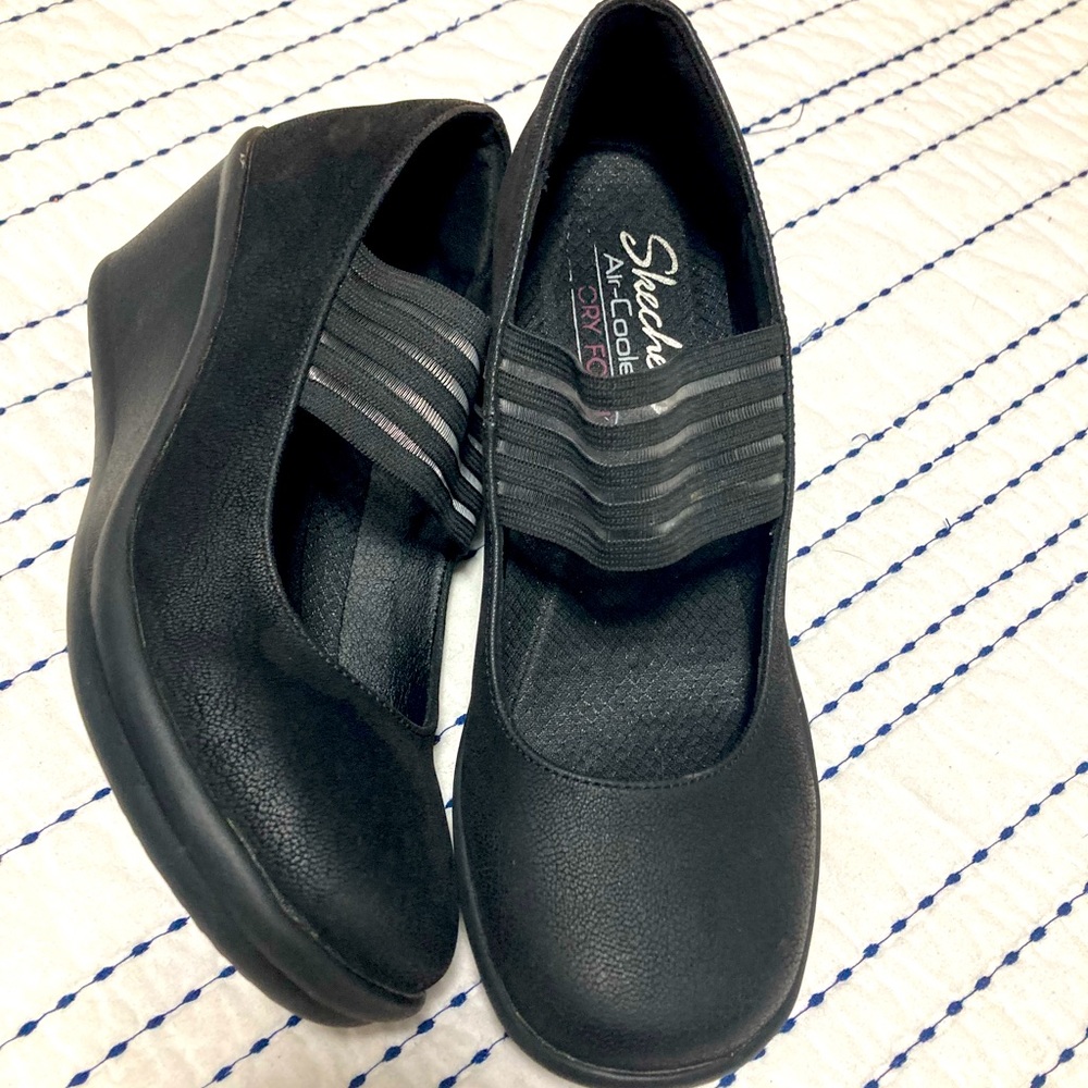 Size 7 Mary Jane Skechers with 2 inch wedge